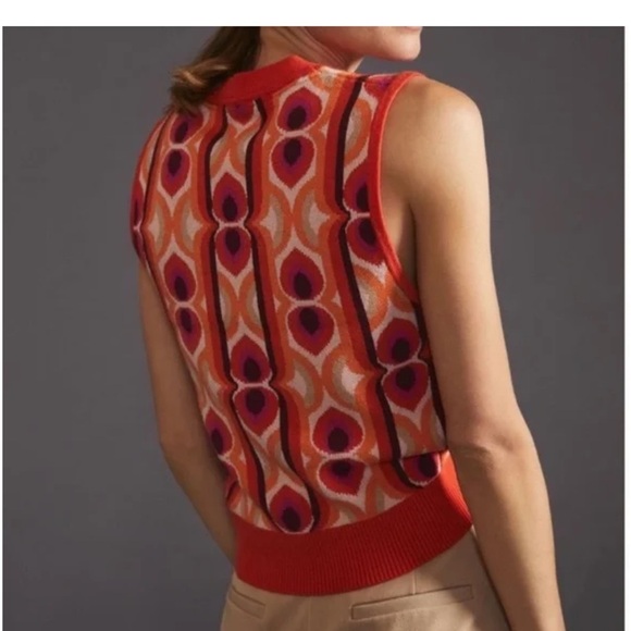 Sleeveless Knit Top - Picture 2 of 4